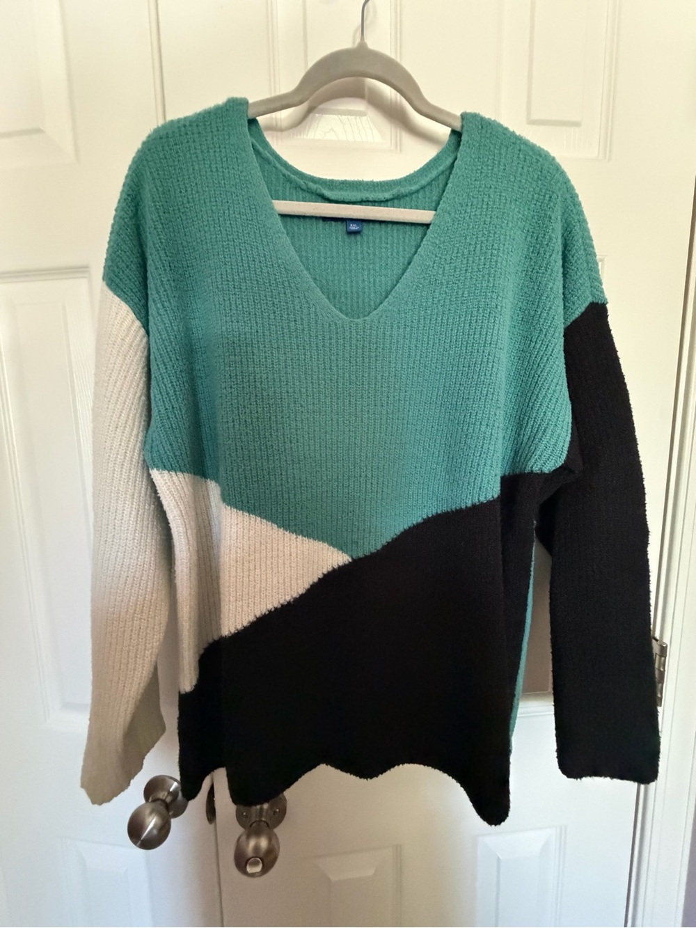 Apt. 9 Teal, Black & White V-Neck Colorblock Sweater